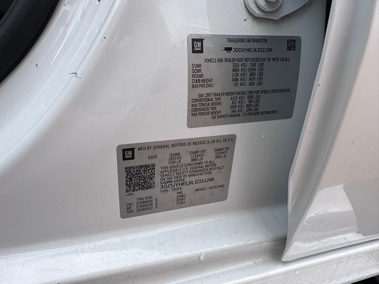 2020-chevrolet-1500-image-41