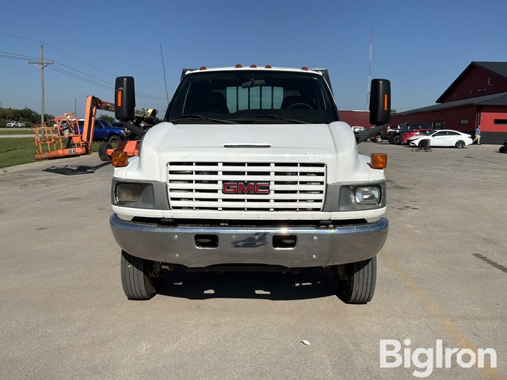 2008-gmc-5500-image-2