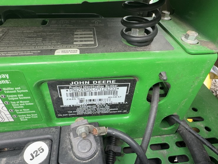 john-deere-z445-image-8