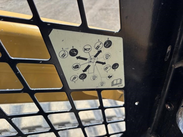 2020-caterpillar-289d3-image-25