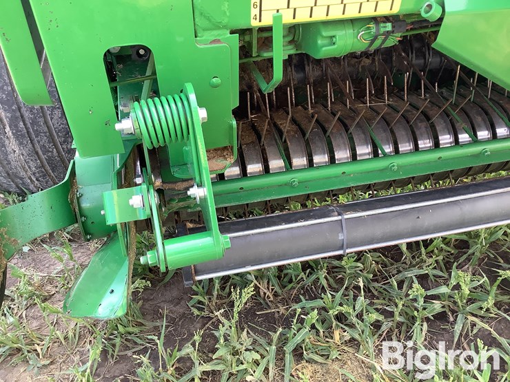 2022-john-deere-560m-image-13