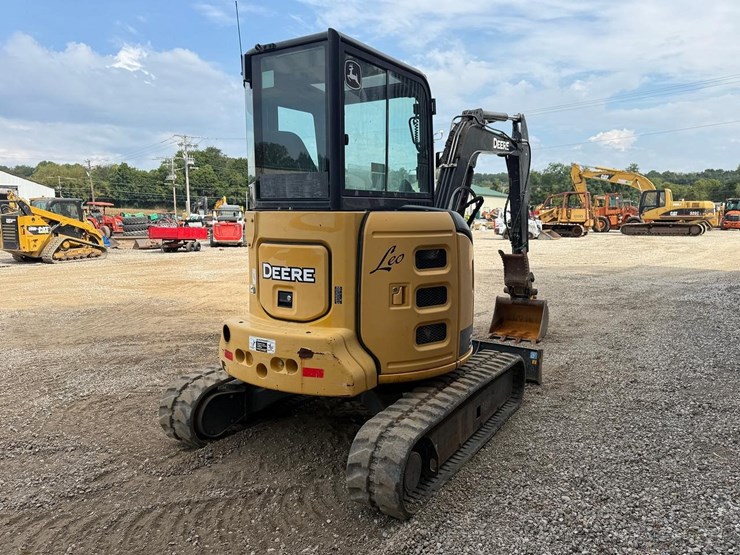 2015-deere-35g-image-4