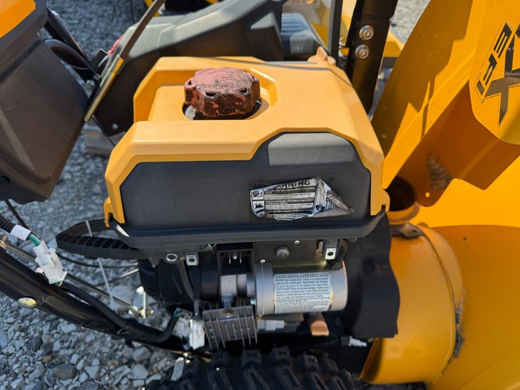 #16-•-cub-cadet-zx-30"-snow-blower-1i039b40077-inv#4519-image-17