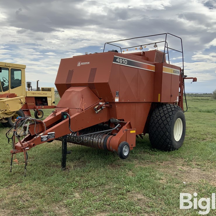 2002 HESSTON 4910