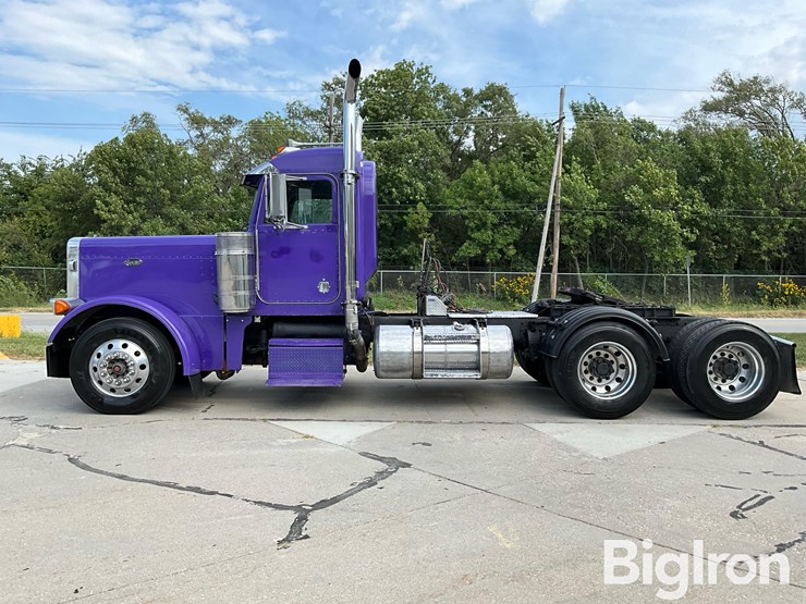 2002-peterbilt-379-image-8