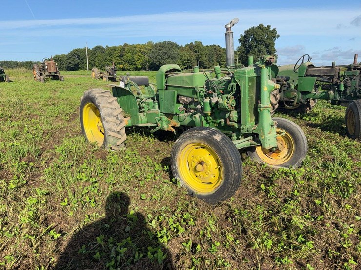 john-deere-330-image-2