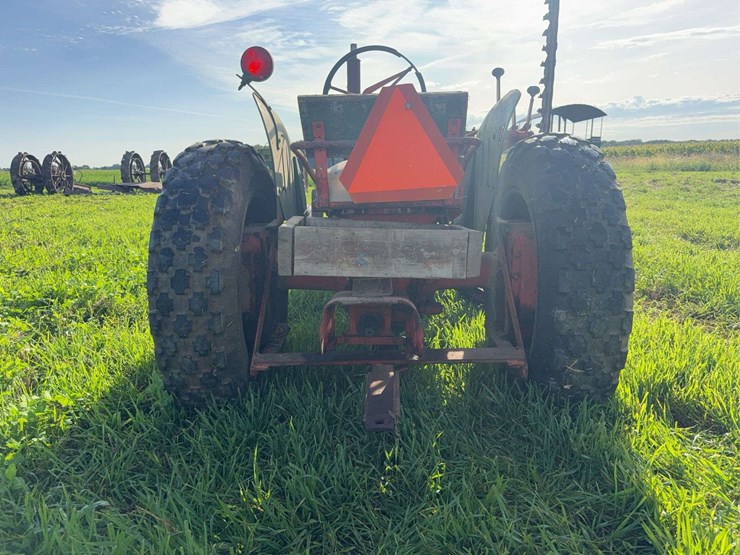john-deere-320-image-3