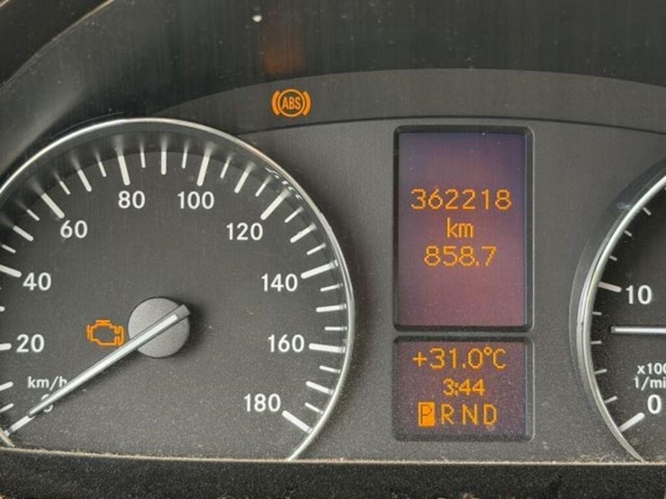 2018-mercedes-benz-sprinter-2500-image-13