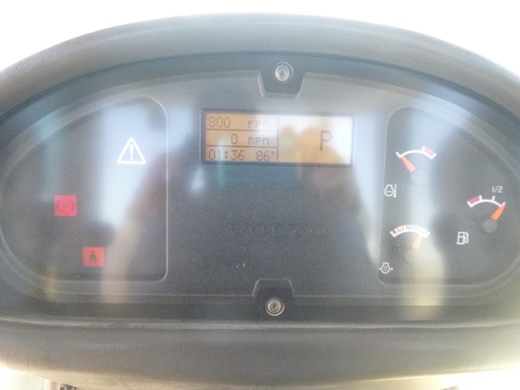 2008-volvo-g930-image-13