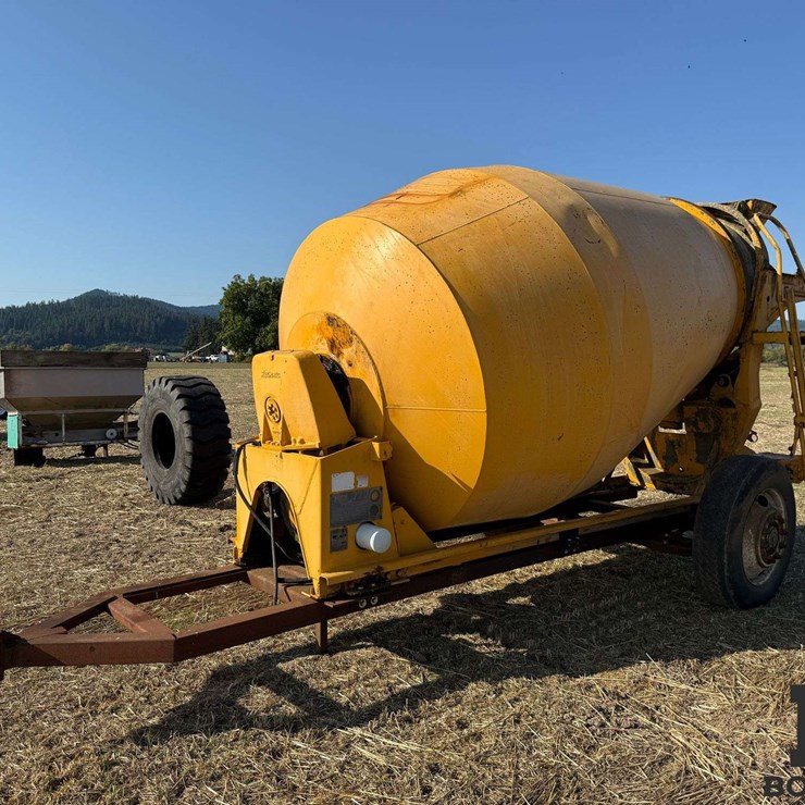 Rex 770 Pull-Type Concrete Mixer