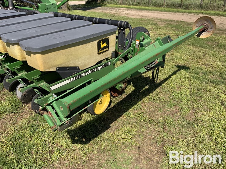john-deere-7300-image-9