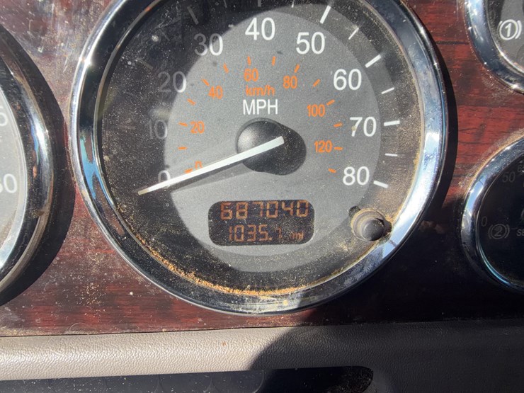 2022-peterbilt-389-image-45