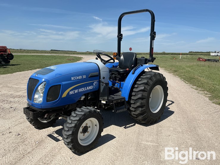 new-holland-boomer-30-image-1