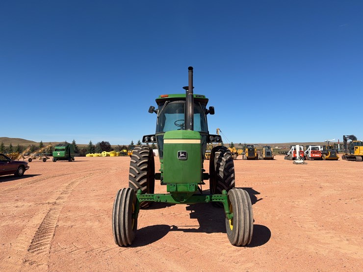 john-deere-4440-image-2