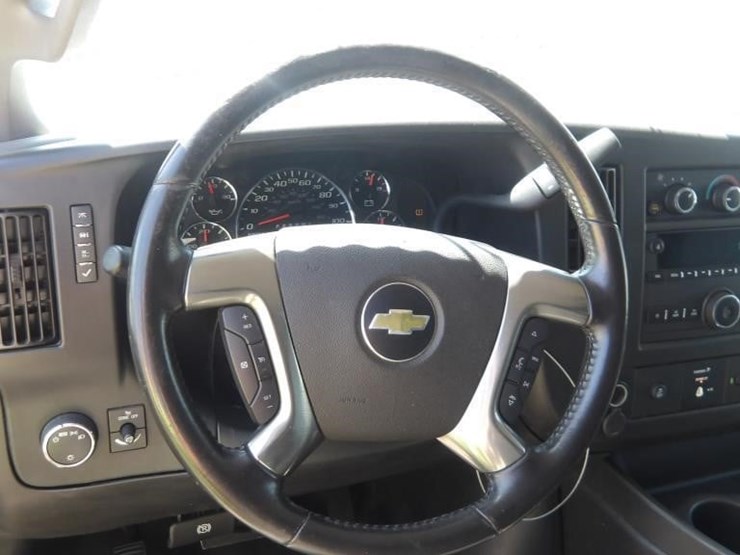 2019-chevrolet-express-2500-image-19