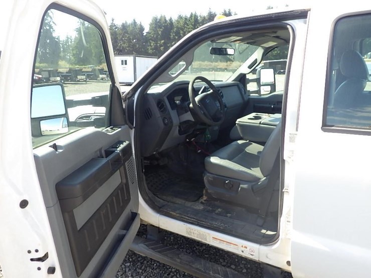 2011-ford-f550-image-57