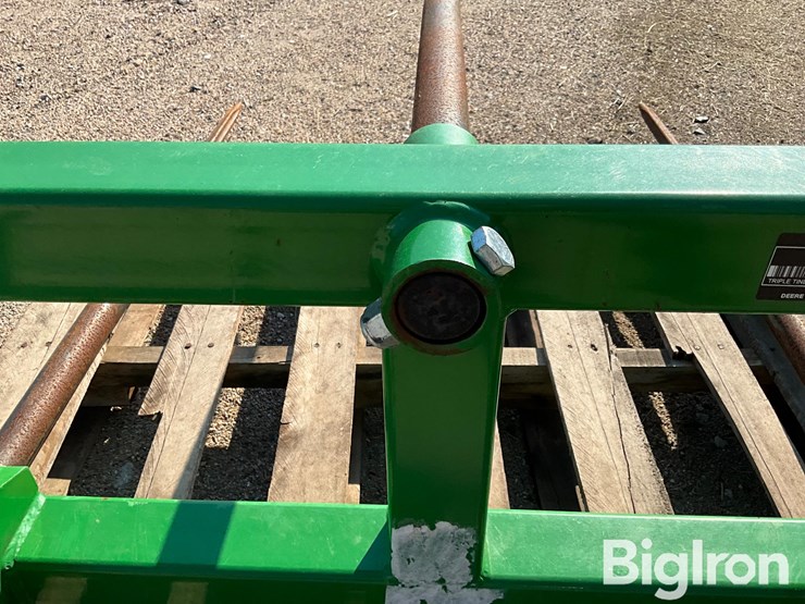 2021-john-deere-44-image-10
