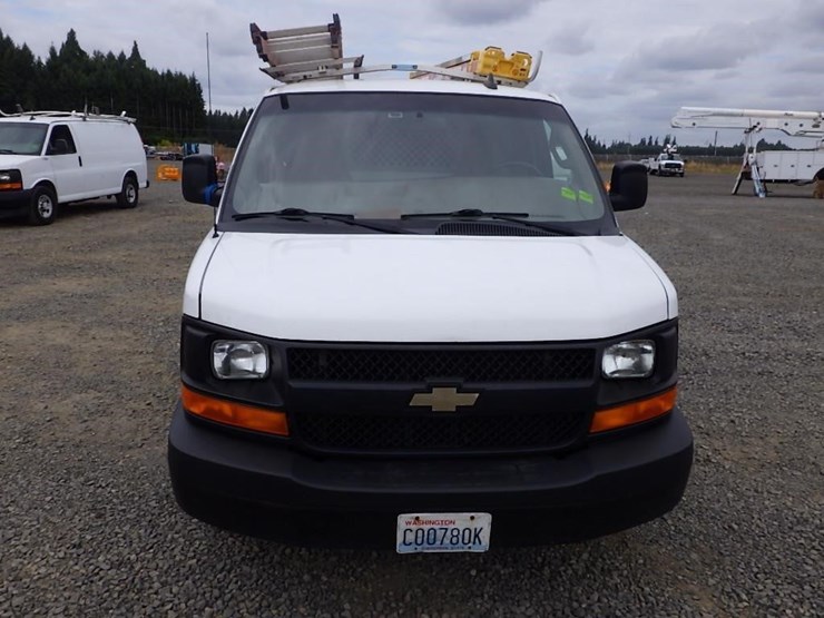 2016-utility-van-image-8