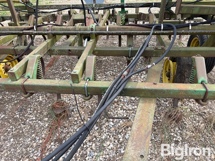 john-deere-1010-image-14