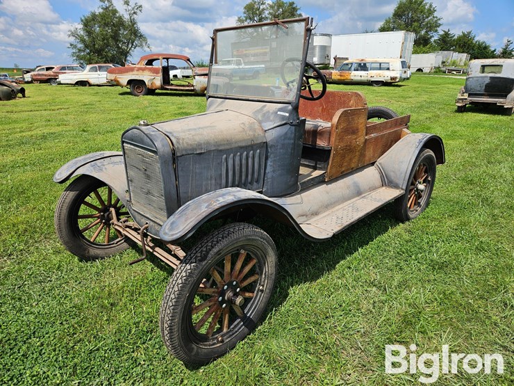 1924-ford-model-t-image-1