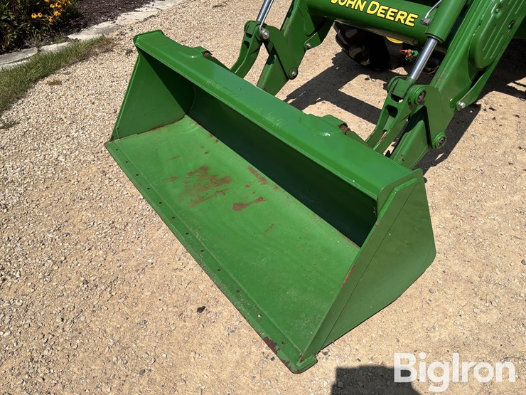 2016-john-deere-5100m-image-11