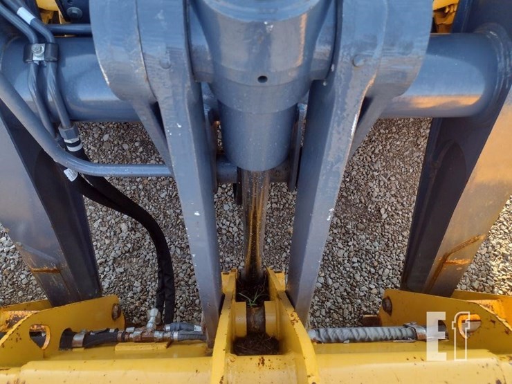 2021-deere-310sl-image-22