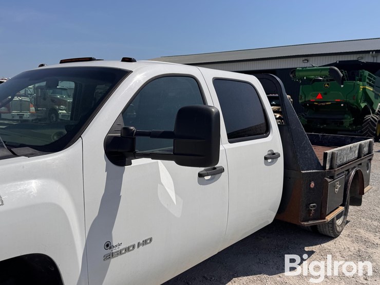 2011-chevrolet-silverado-3500-image-11