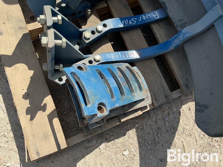 ford-8240-image-9