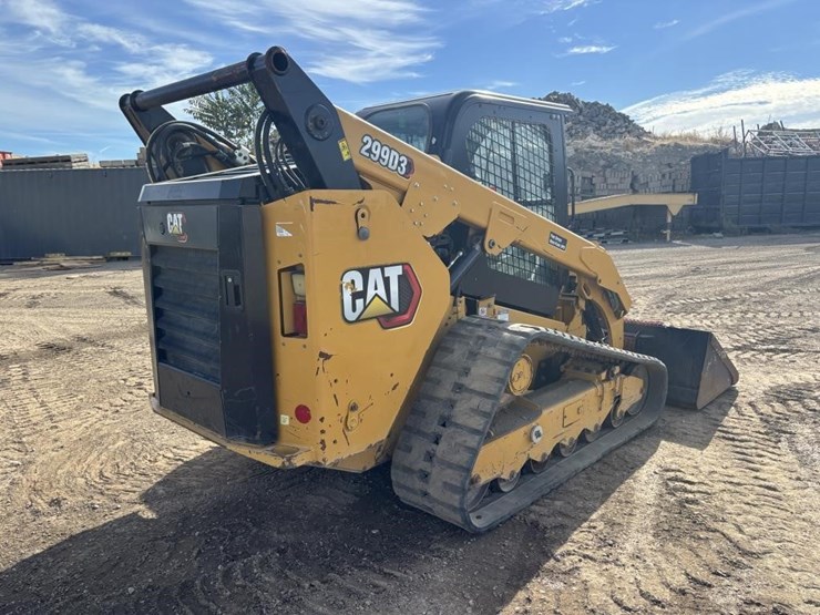 2021-caterpillar-299d3-image-3
