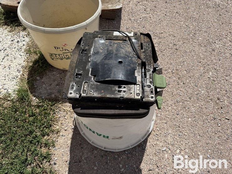 john-deere-7520-image-4