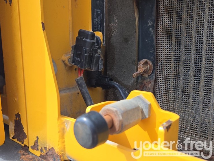 2015-volvo-ec350el-image-32