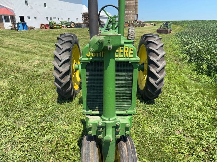 john-deere-b-image-8