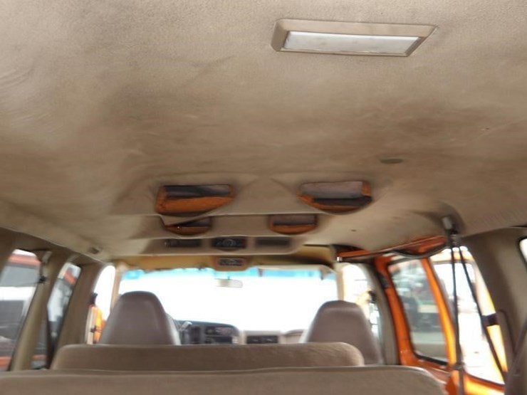2000-gmc-savana-g3500-image-26