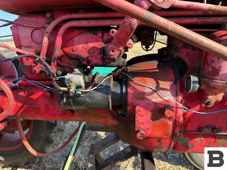 farmall-super-a-tractor-image-17