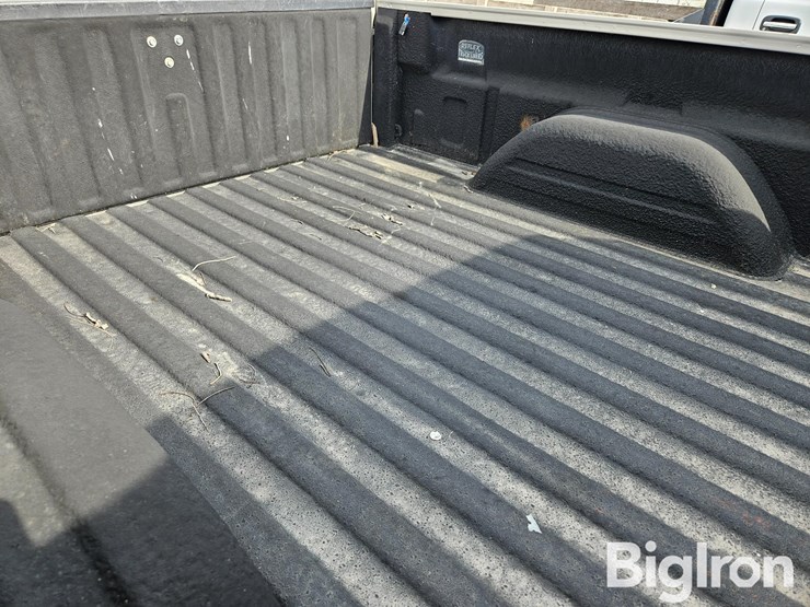 2004-chevrolet-silverado-2500-image-19