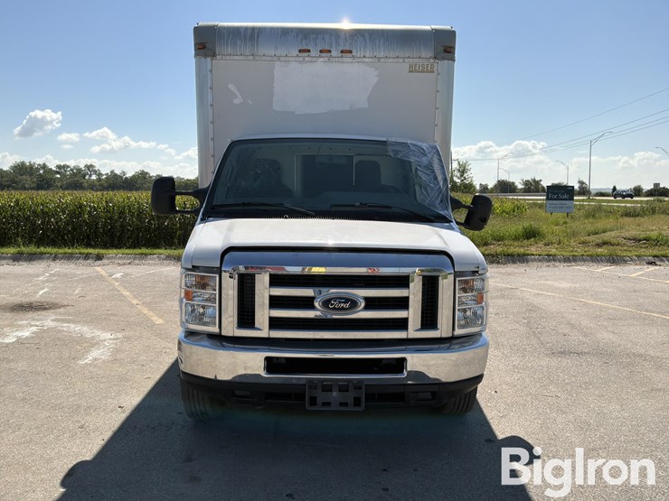 2017-ford-e450-image-2