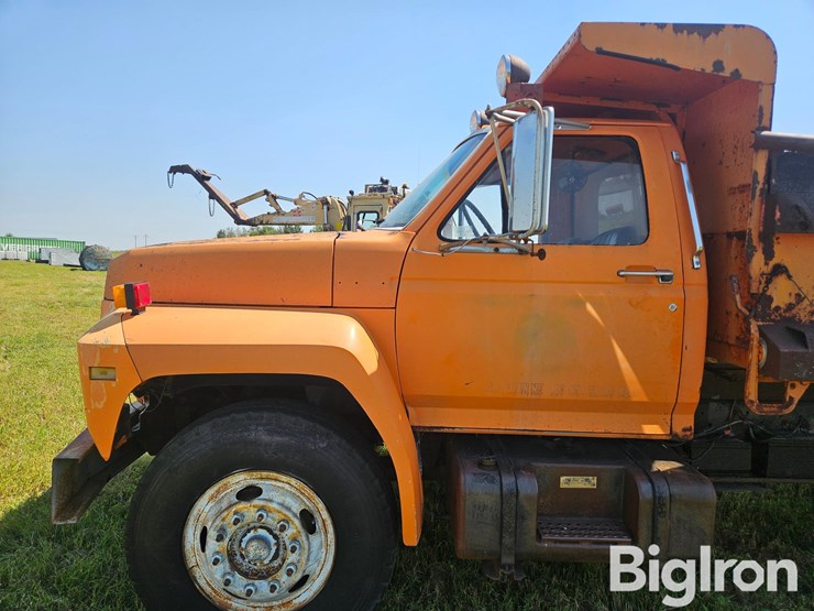 1985-ford-f7000-image-19