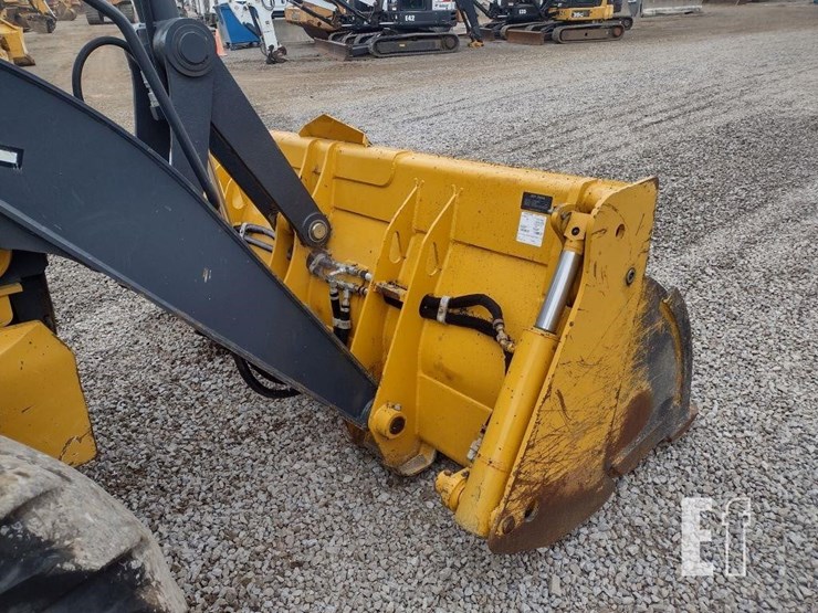 deere-410l-image-23