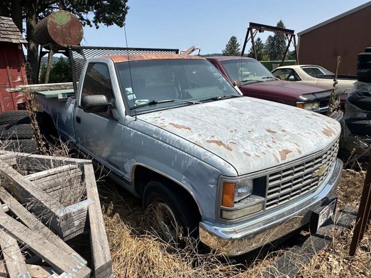 1989-chevrolet-cheyenne-2500-image-2