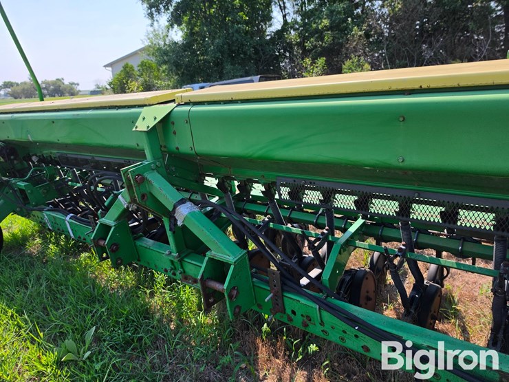 john-deere-520-image-12