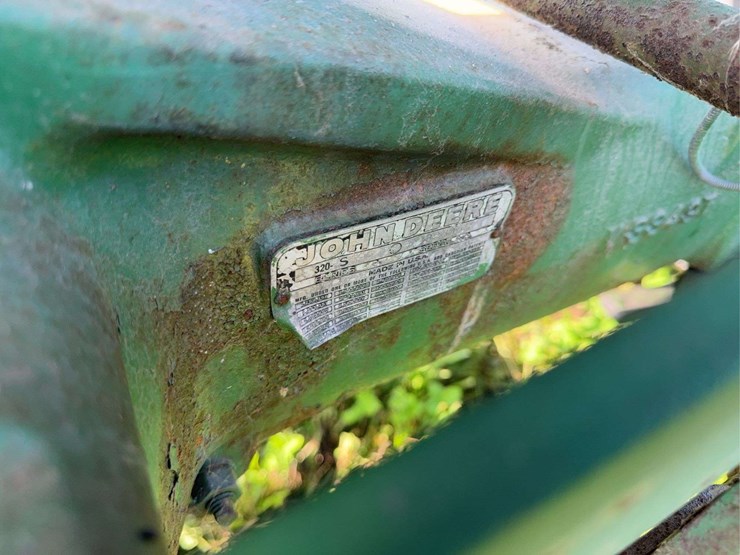 john-deere-320-image-20