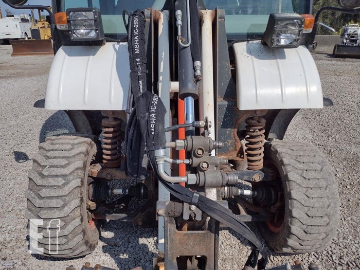 2021-bobcat-toolcat-5600-image-27