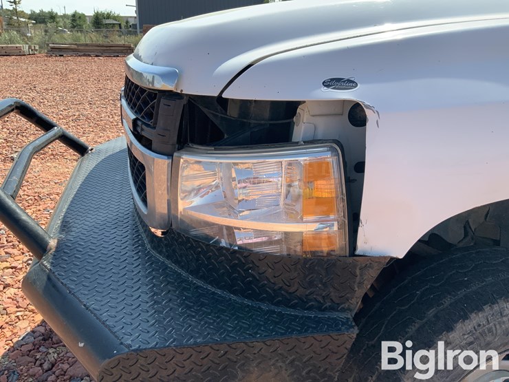 2013-chevrolet-silverado-2500-image-9