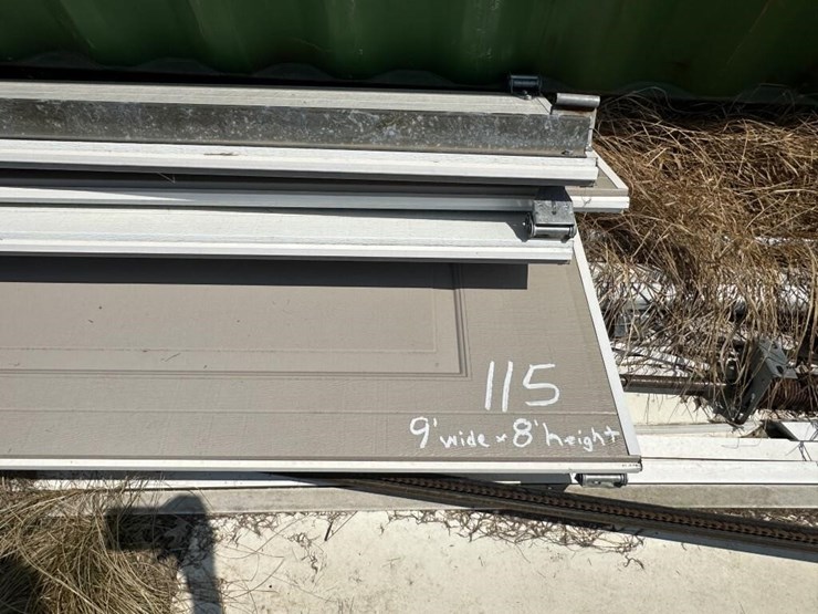 9'x8'-garage-door-image-3