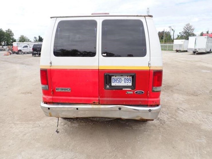 2010-ford-e350-xlt-image-6