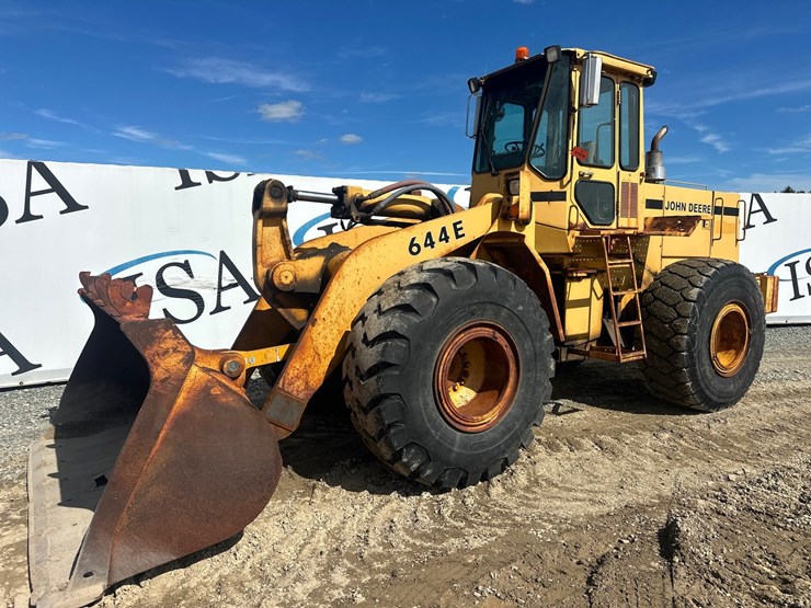 john-deere-644-image-1