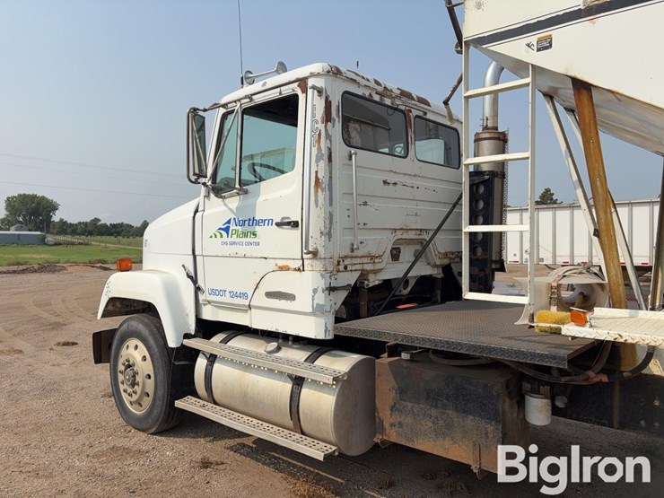 1987-freightliner-flc112-image-16