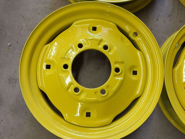 (4)-dubuque-john-deere-front-rims-image-2