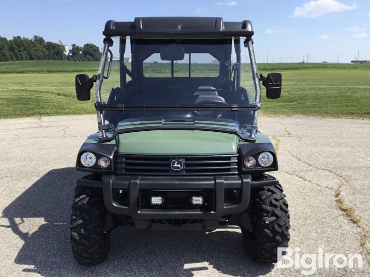 2025-john-deere-gator-image-2