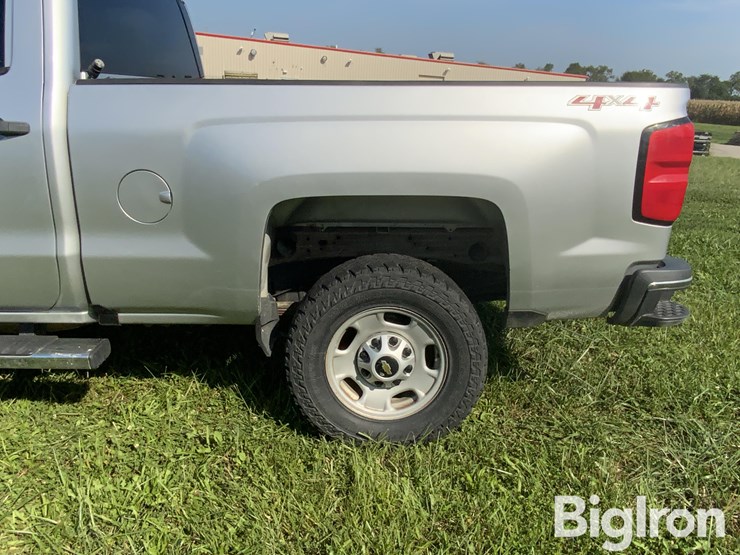 2017-chevrolet-silverado-2500-image-19